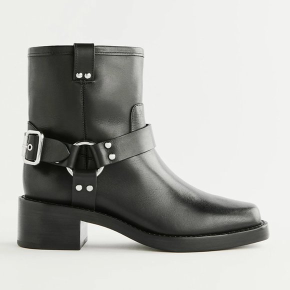 Reformation Shoes - REFORMATION Foster Ankle Boots size 6.5
